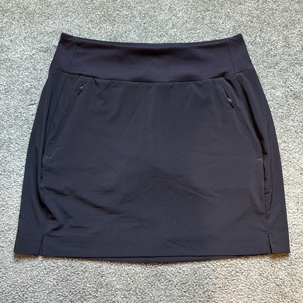 Athleta Soho Black skort size 4 like new!
